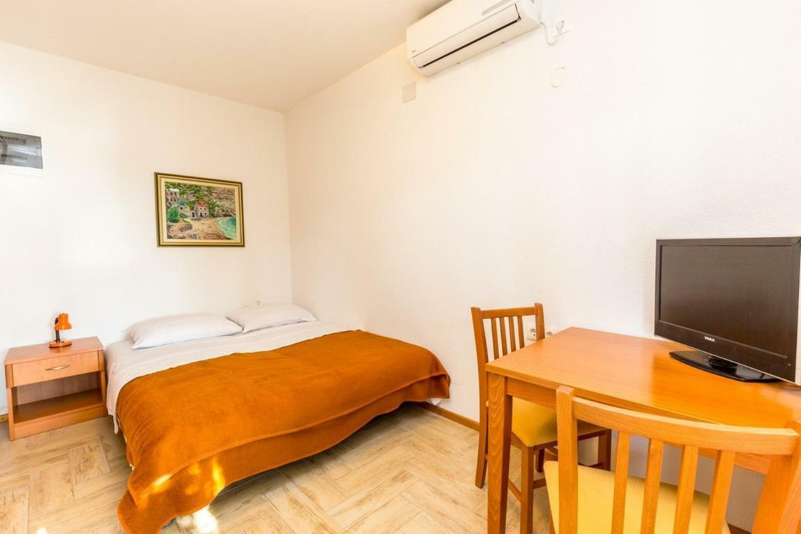 Pansion Mali Raj Apartment Govedari Exterior photo